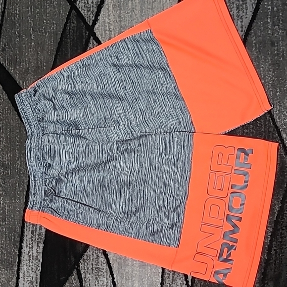 UNDER ARMOUR LOOSE HEATGEAR SHORTS PRICE FIRM - Picture 8 of 10